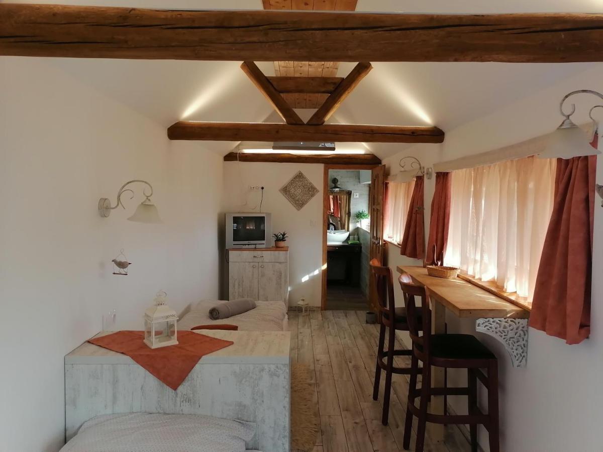 Mives Vendeghaz Hotel Pogany Luaran gambar