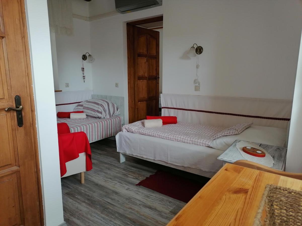 Mives Vendeghaz Hotel Pogany Luaran gambar