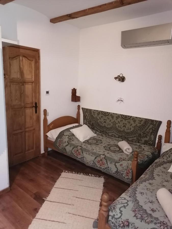 Mives Vendeghaz Hotel Pogany Luaran gambar