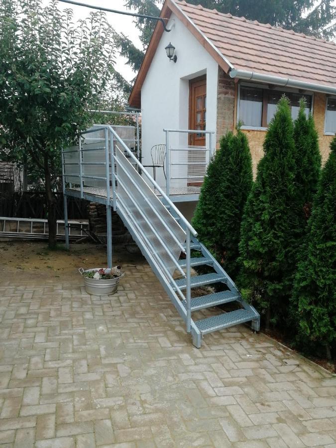 Mives Vendeghaz Hotel Pogany Luaran gambar